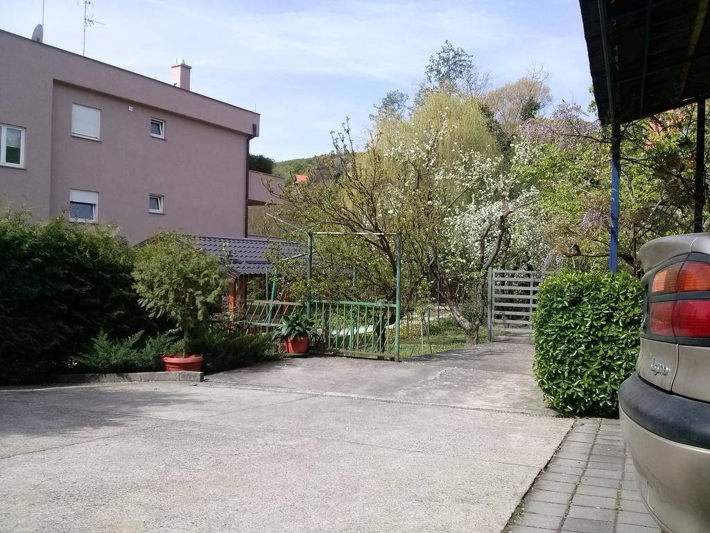 Apartments Garden Загреб Экстерьер фото